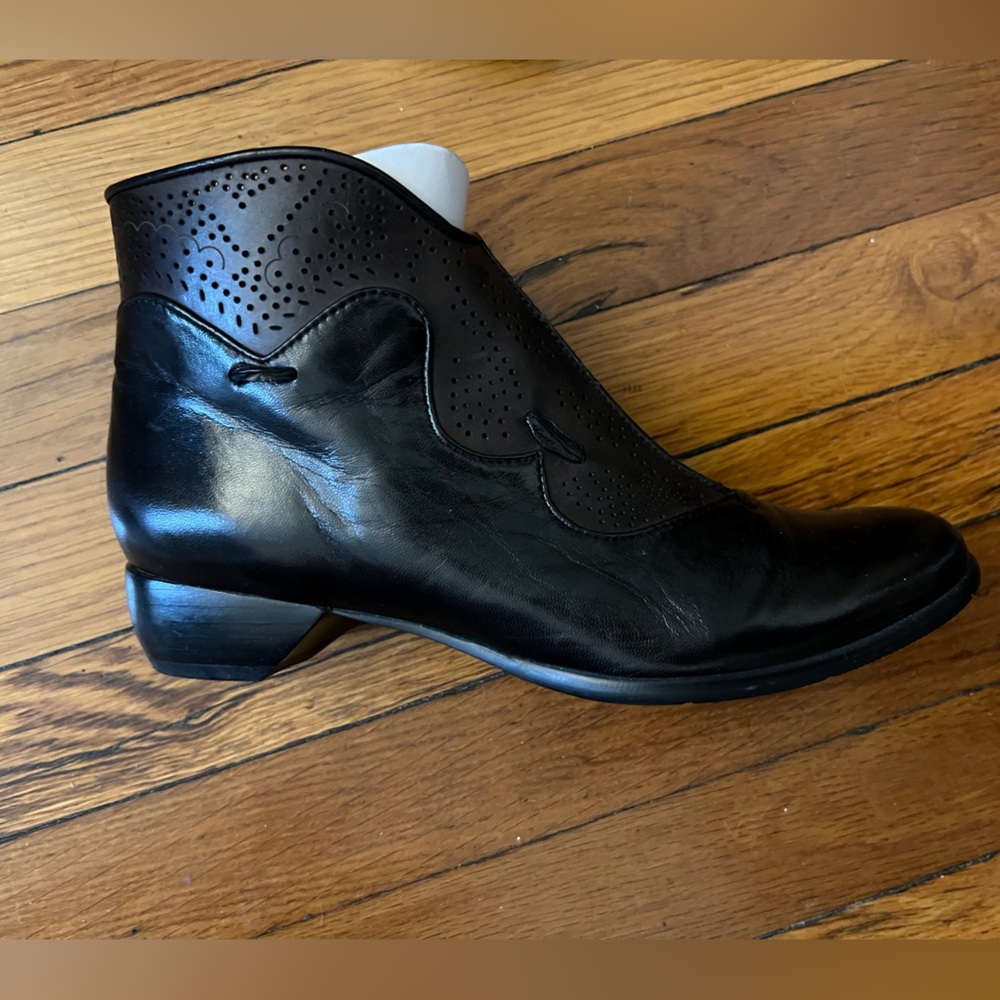 Everybody by B.Z. Moda VINTAGE leather booties 38.5 EU size